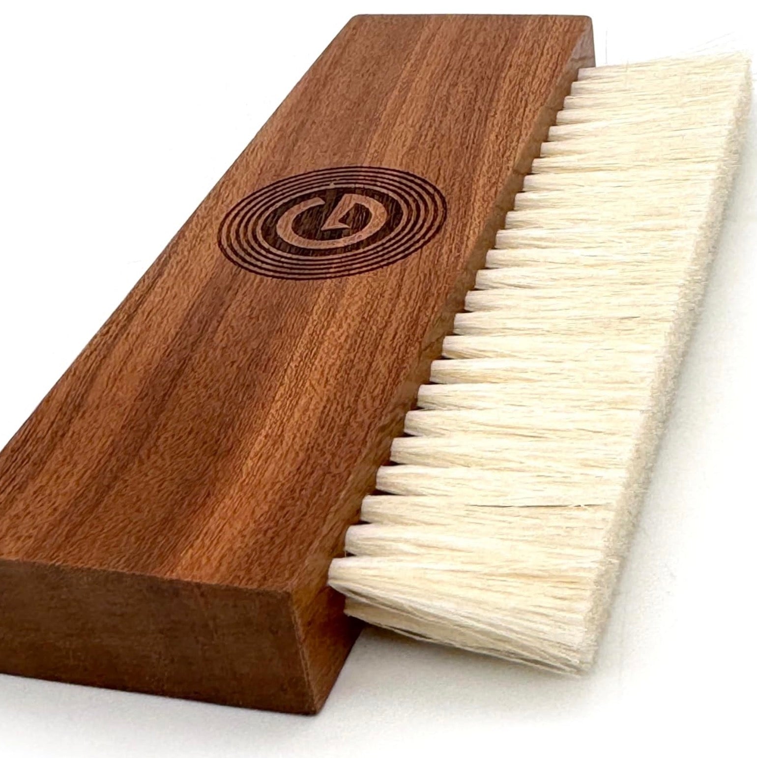 Groove Washer - The Goat / Walnut Goat Hair Brush